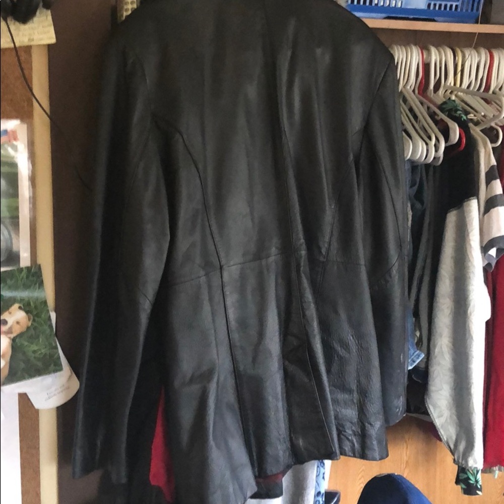 Leather jacket - Picture 2 of 3